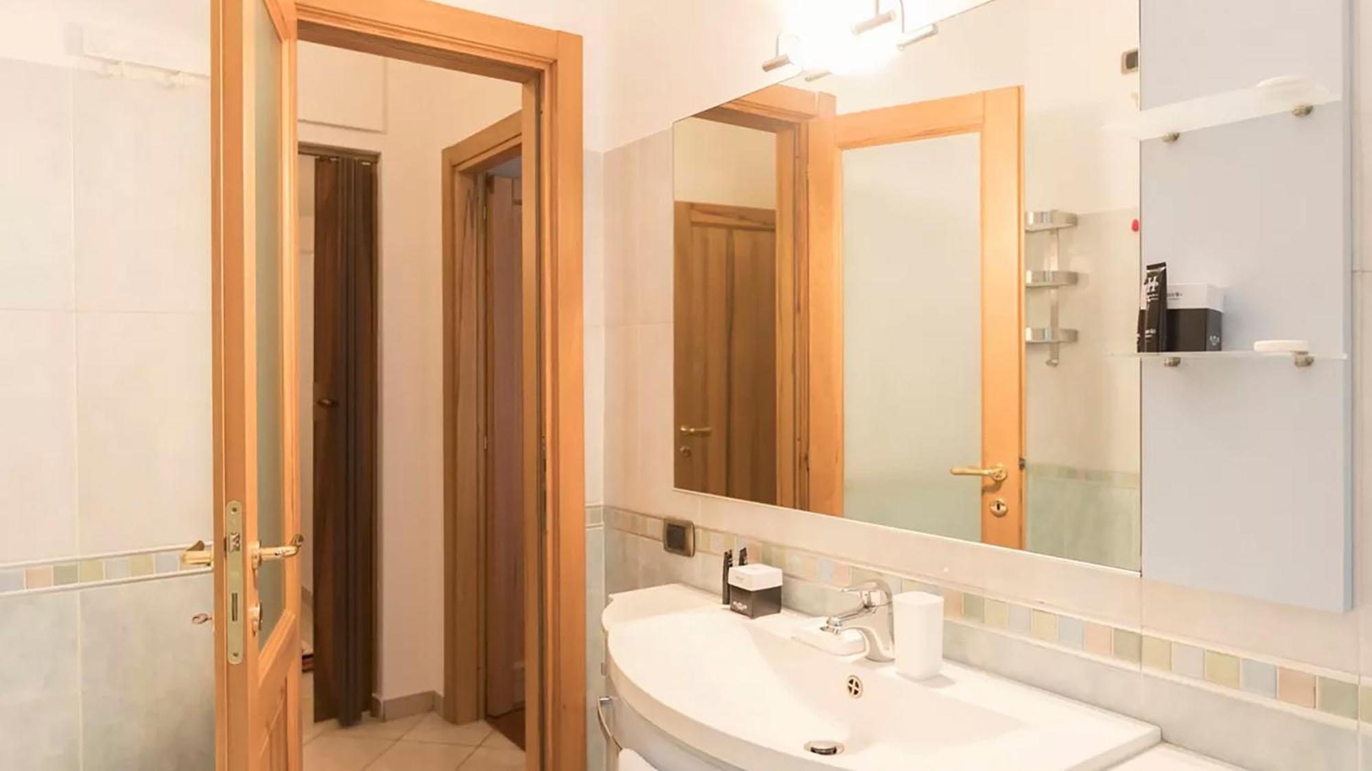 Classbnb - Two Apartments 400 Meters From The Duomo ميلان المظهر الخارجي الصورة