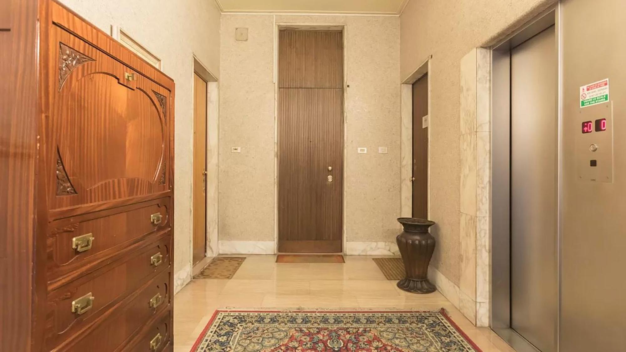 Classbnb - Two Apartments 400 Meters From The Duomo ميلان المظهر الخارجي الصورة