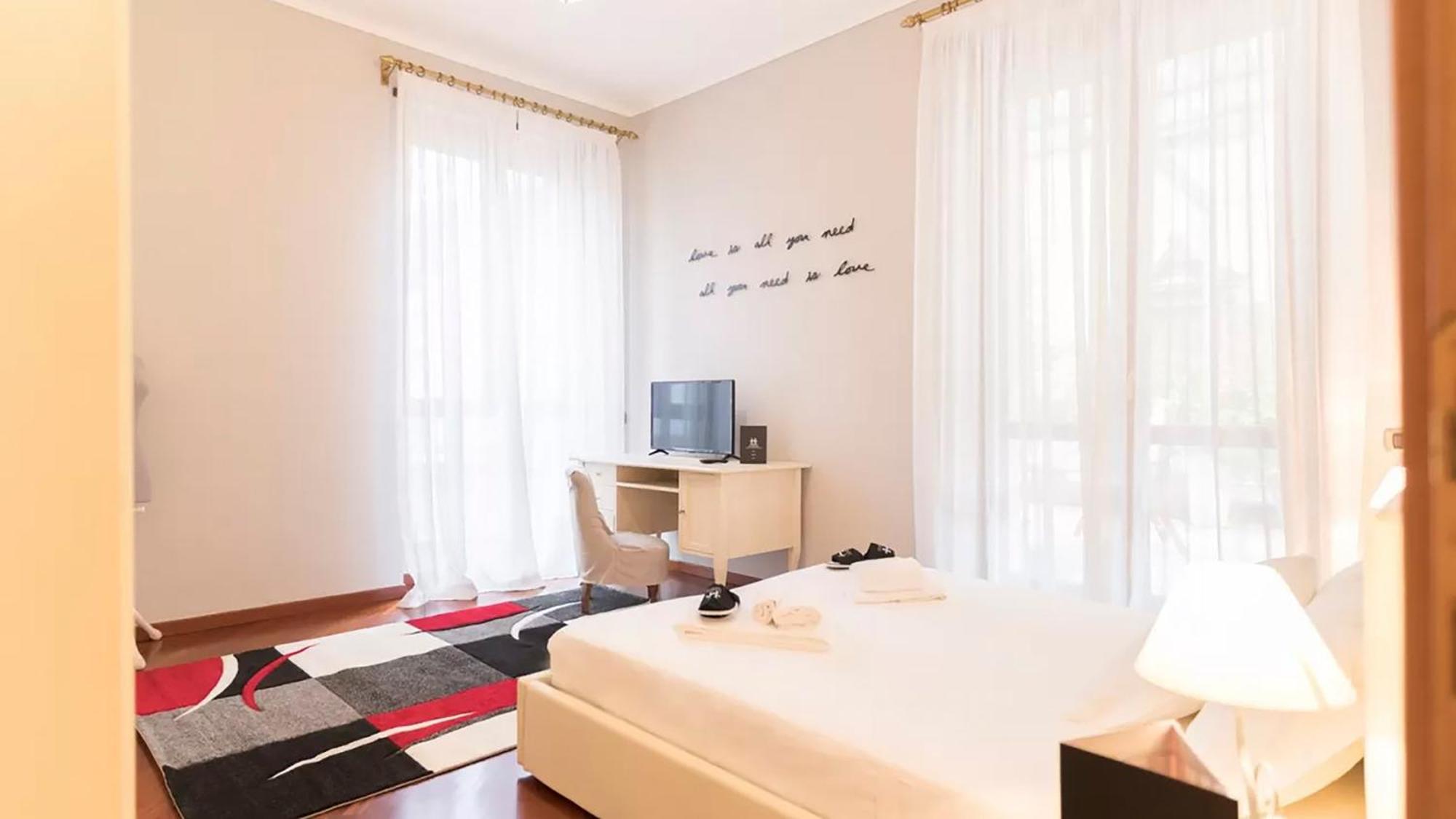 Classbnb - Two Apartments 400 Meters From The Duomo ميلان المظهر الخارجي الصورة