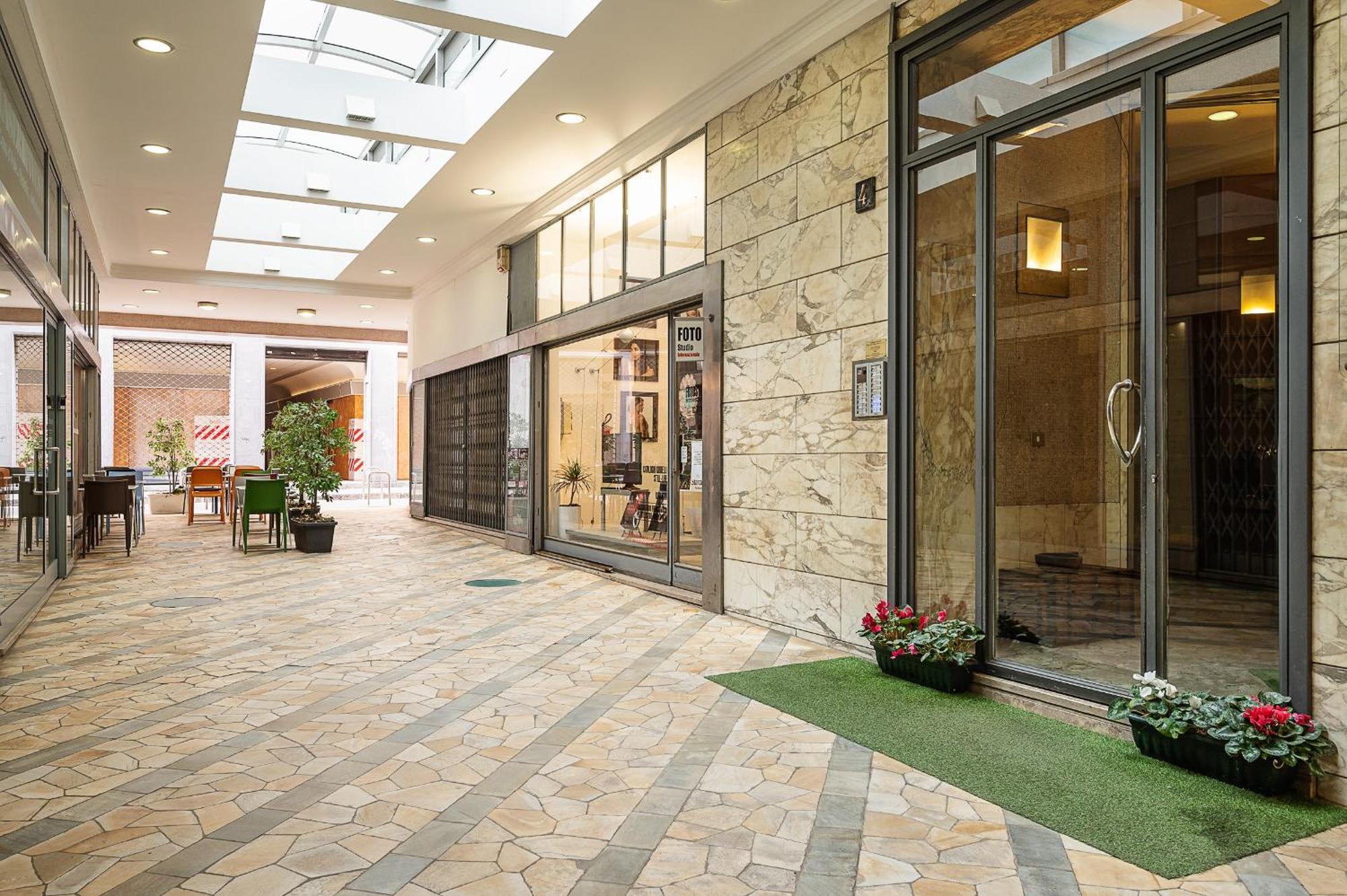 Classbnb - Two Apartments 400 Meters From The Duomo ميلان المظهر الخارجي الصورة